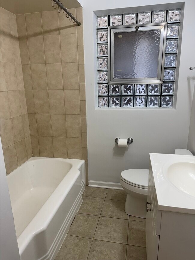 Foto del edificio - 4947 N Mason Ave