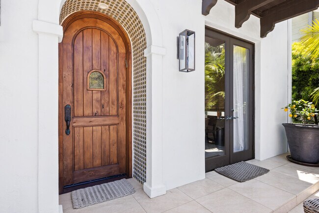 Building Photo - 227 Neptune Ave