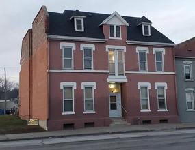 Building Photo - 710 W 3rd St