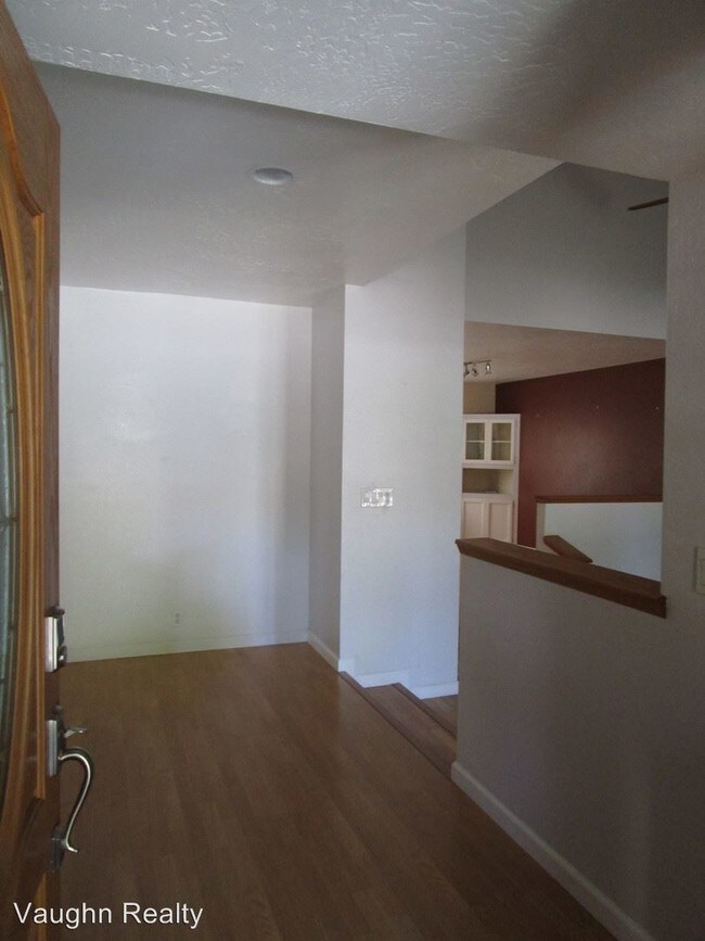 Building Photo - 315 Mesquite Ave