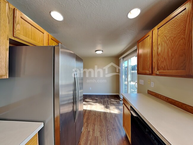 Foto del edificio - 1774 Cherrybloom Ct SE