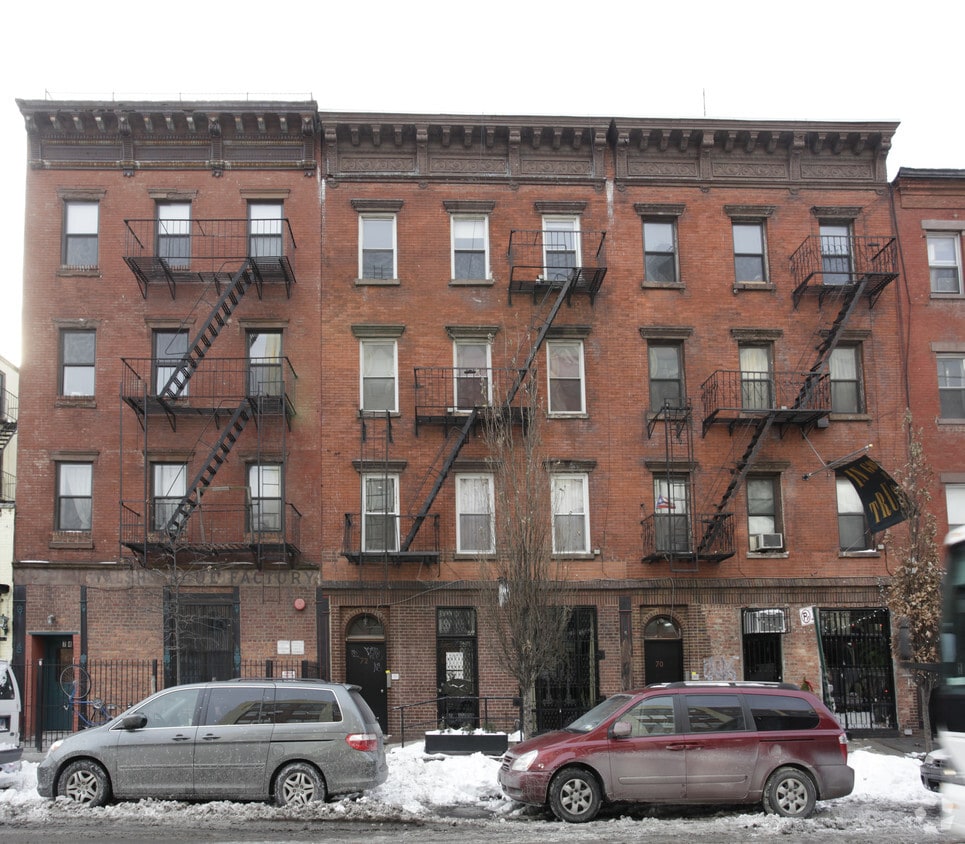 Building Photo - 72 Greenpoint Ave