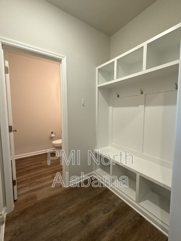 Foto del edificio - 102 Ranna Dr