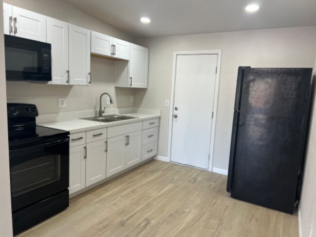 Foto del edificio - 1215 E Mission Ln