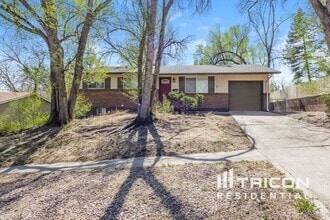 Building Photo - 1319 Rainier Dr