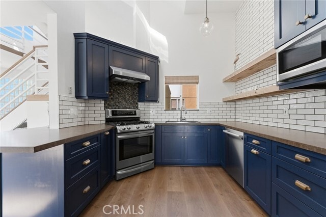 Building Photo - 1452 Loma Dr