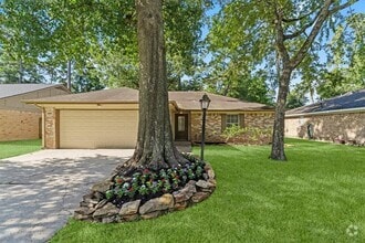 Building Photo - 2102 Whitelaw Dr