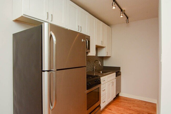 Foto del edificio - 2425 N Kedzie Blvd