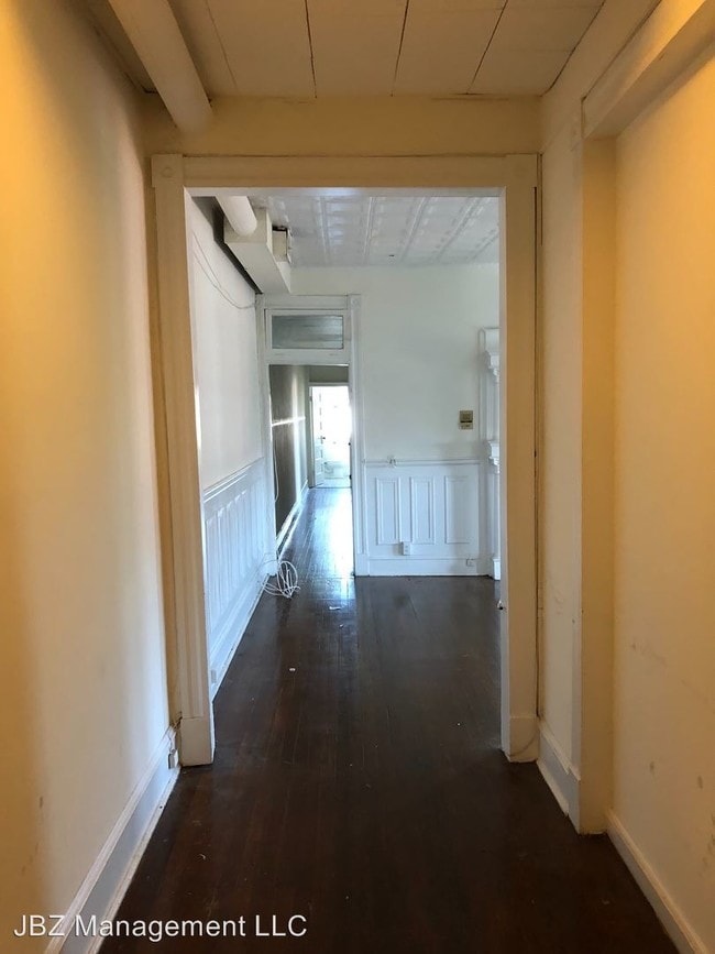 Building Photo - 205 E 30th St
