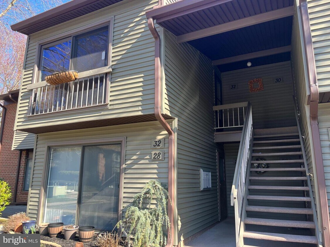 Foto principal - 32 Medford Ct