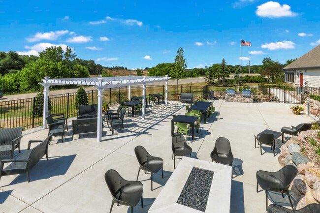 Building Photo - 775 Southwind Dr