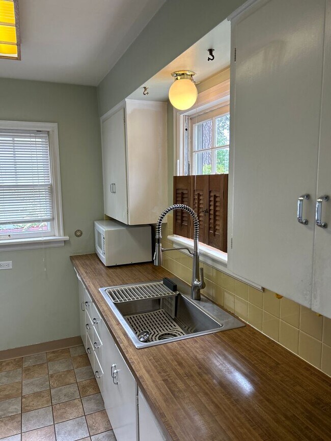 Building Photo - 2 Bedroom 1 Bathroom Home for Rent