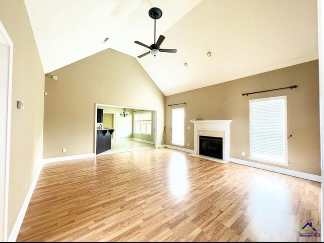 Building Photo - 701 Victoria Cir