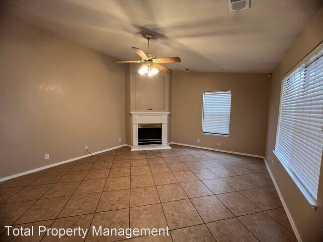 Building Photo - 3 br, 2 bath House - 1825 Modoc Ave