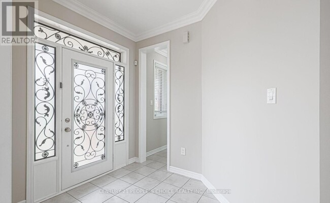 Building Photo - 565 Edenbrook Hill Dr