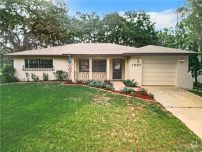 Building Photo - 1237 N Lion Cub Point