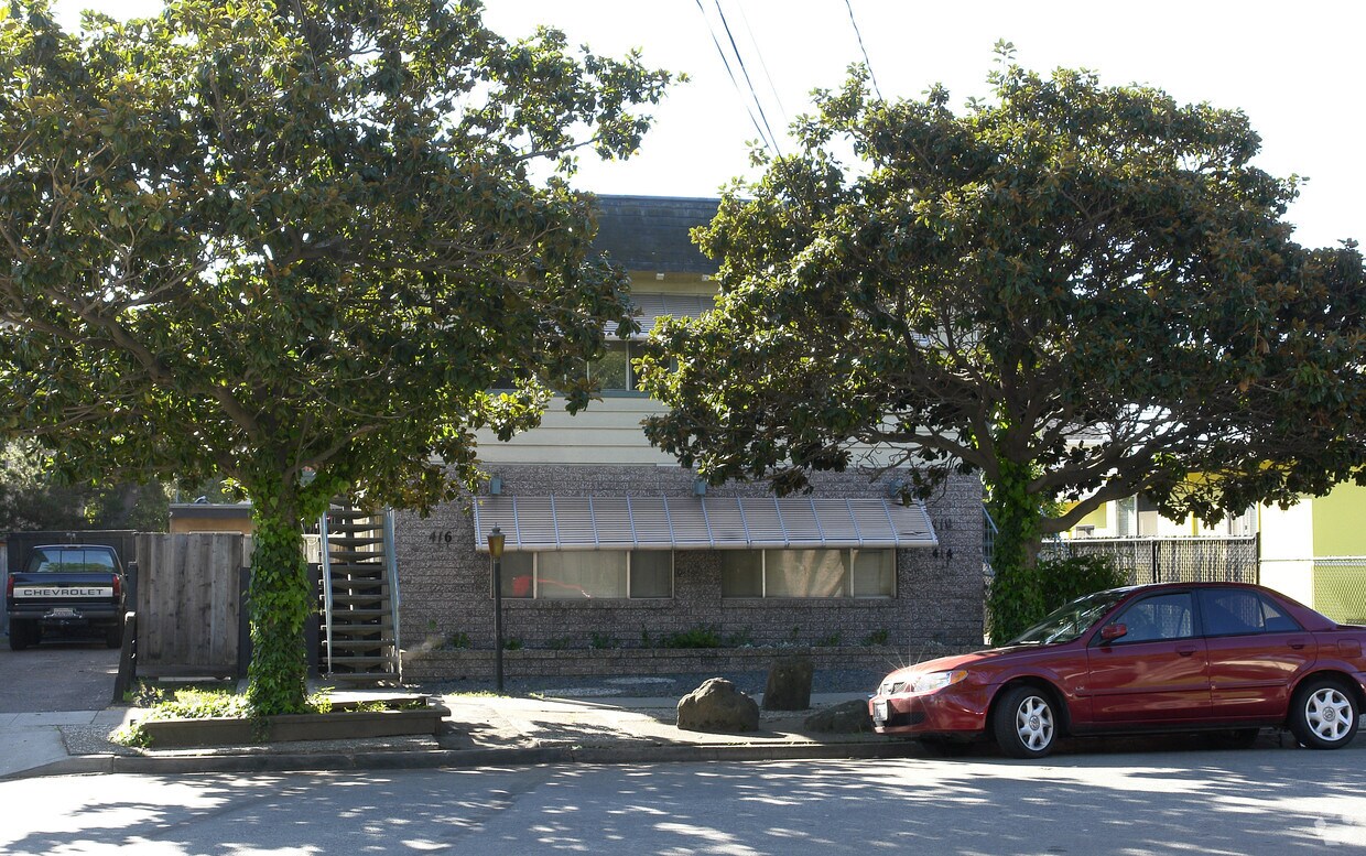 Building Photo - 410 Alden St
