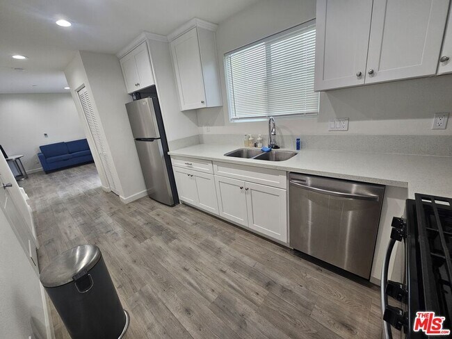 Foto del edificio - 868 N Edgemont St
