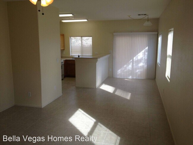 Building Photo - 2 br, 2.5 bath House - 5433 Jackpot Winner...