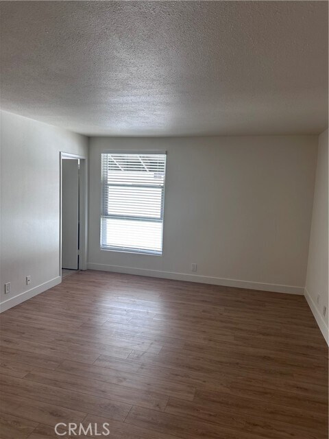 Foto del edificio - 31563 Lindero Canyon Rd