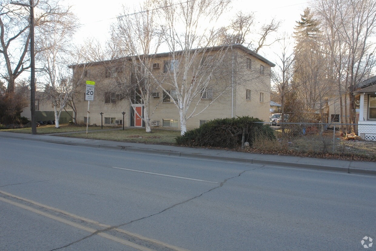 Building Photo - 620 S 16th Ave