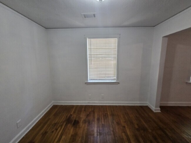Building Photo - 2623 Plum St