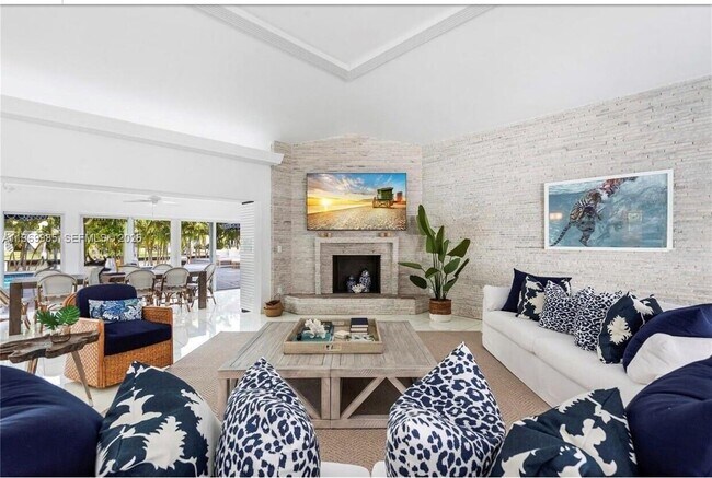 Foto del edificio - 1025 Belle Meade Island Dr