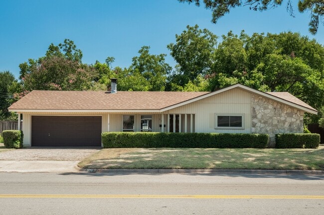Building Photo - 509 Wilshire Dr