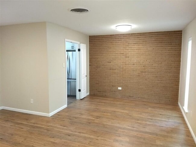 Building Photo - 3109 High Meadows Dr