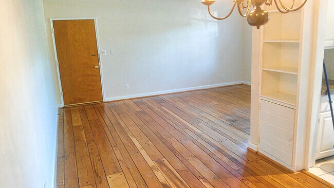 Building Photo - 6807 Wooster Pike