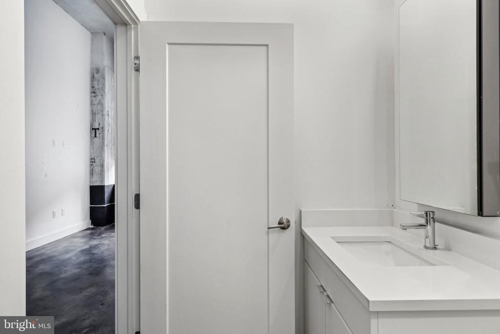 Primary Photo - 2000 N 2nd St