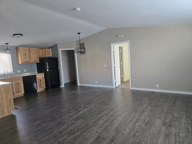 Building Photo - 3 bed 2 bath Single Family Home for Rent i...