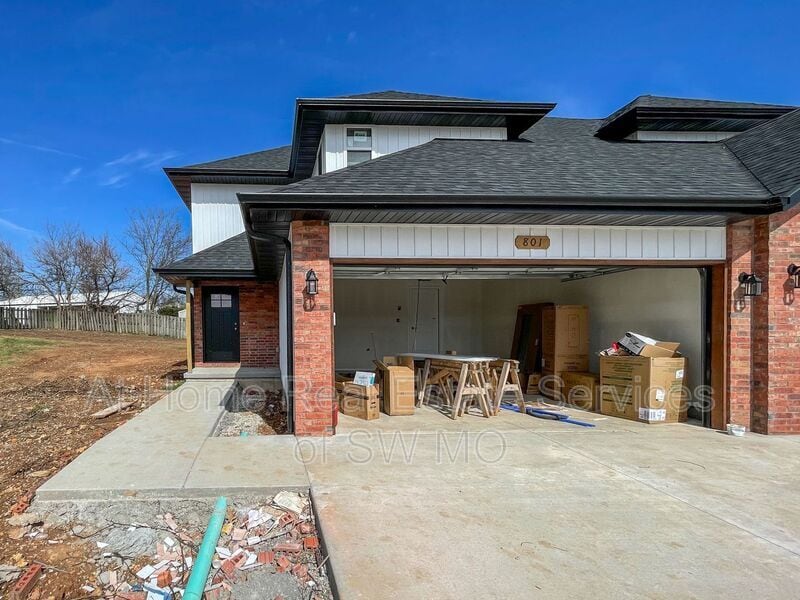801 E Watermill Cir, Ozark, MO 65721 Condo for Rent in Ozark, MO