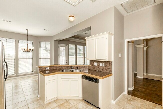 Foto del edificio - 434 Harbor Oaks Dr