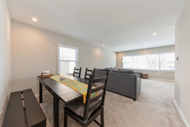 Foto del edificio - 856 E Capri Dr