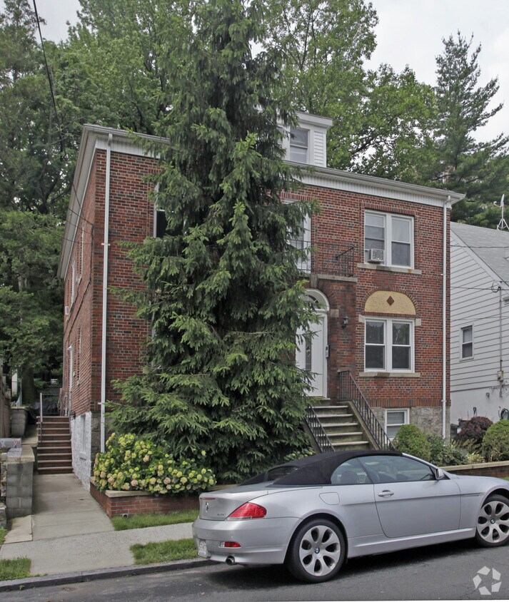 Foto principal - 66 Cox Ave