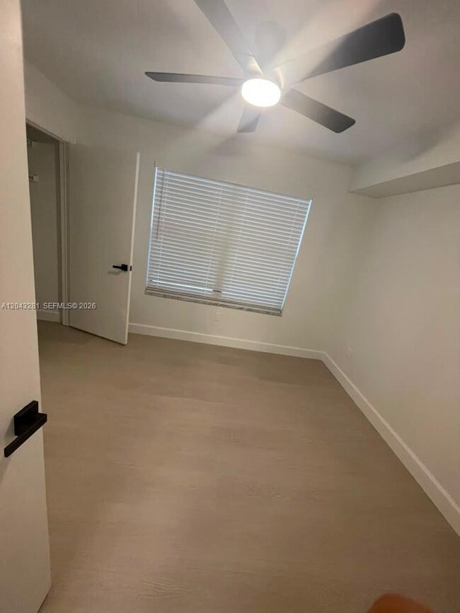 Foto del edificio - 4341 W McNab Rd