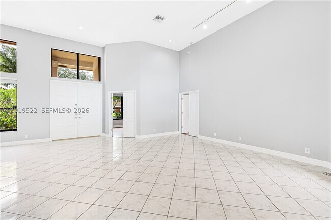 Foto del edificio - 1256 Manor Dr S