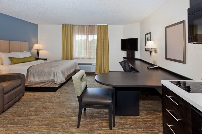 Studio Suite pic 1 - 13939 Noel Rd