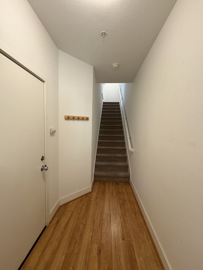 Building Photo - 224 City Center Dr