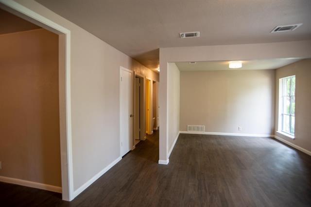 Building Photo - 801 S Valentine Dr
