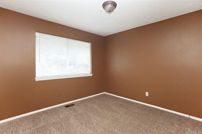 Foto del edificio - 5709 Sorenson St