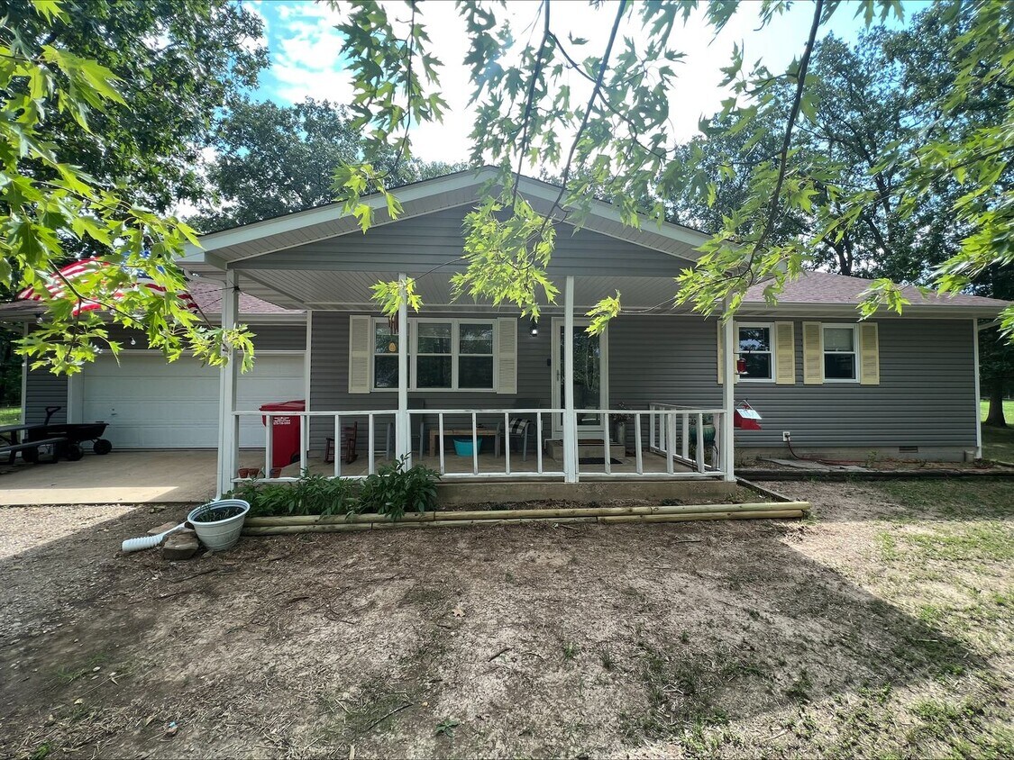 Primary Photo - Beautiful Country Home with Acreage