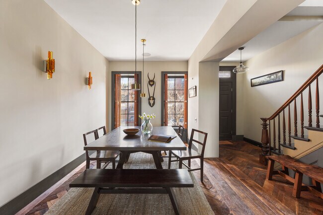 Building Photo - 165 Coffey St