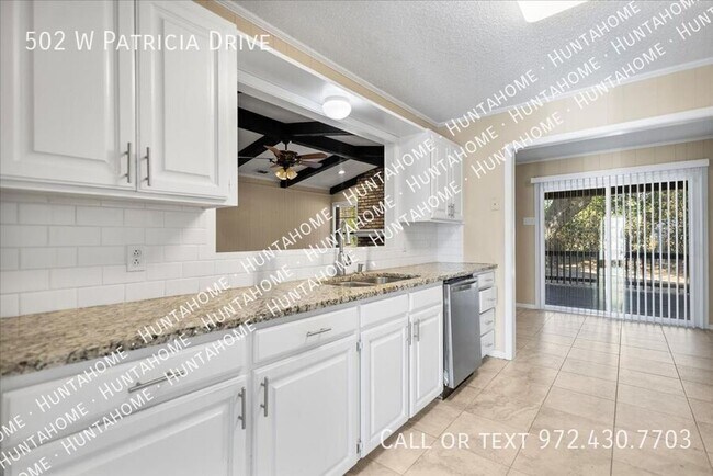 Building Photo - 502 W Patricia Dr