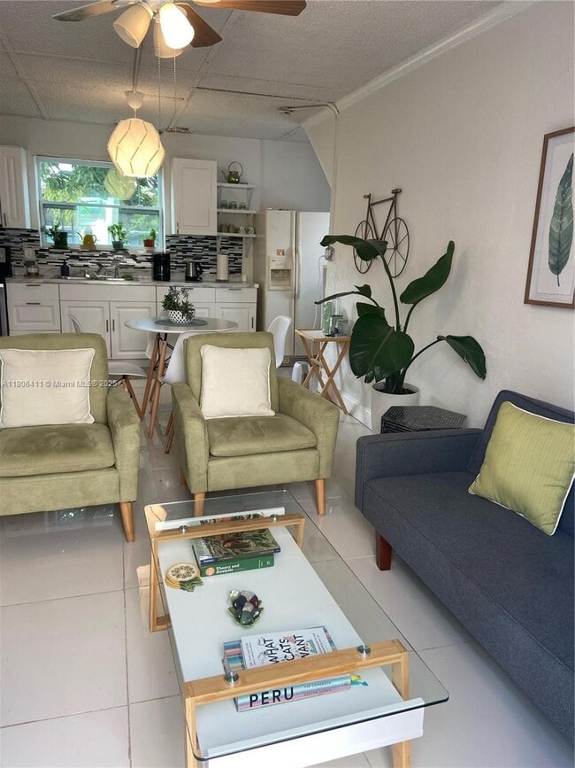 Foto del edificio - 1678 SW 11th St