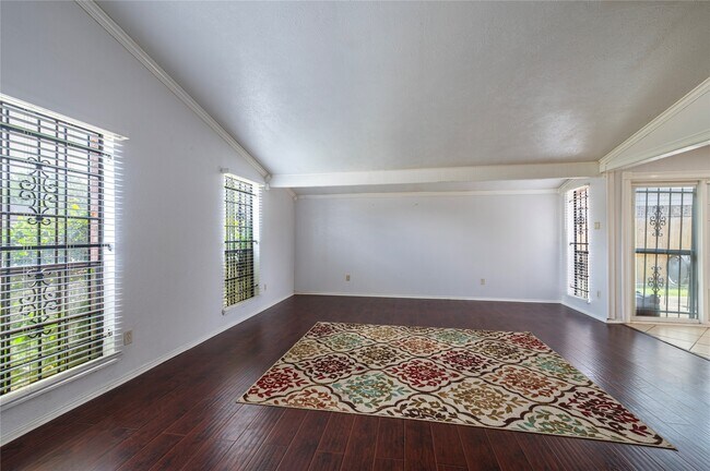 Foto del edificio - 15722 Corsair Rd