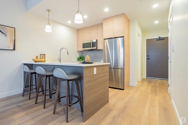 2BR, 2BA - 848SF - Kitchen - Sunalta Heights