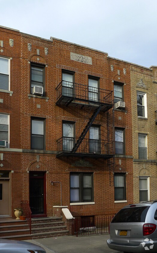 Building Photo - 556 82nd St