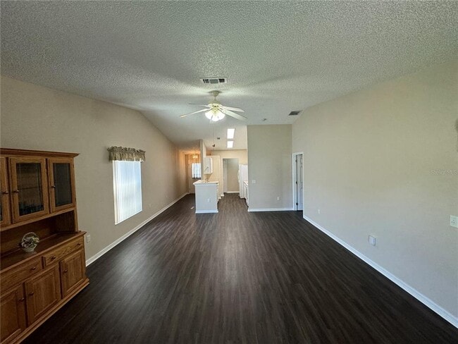 Building Photo - 545 Golfview Ct
